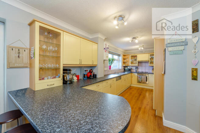 Kitchen/b\'fast rm