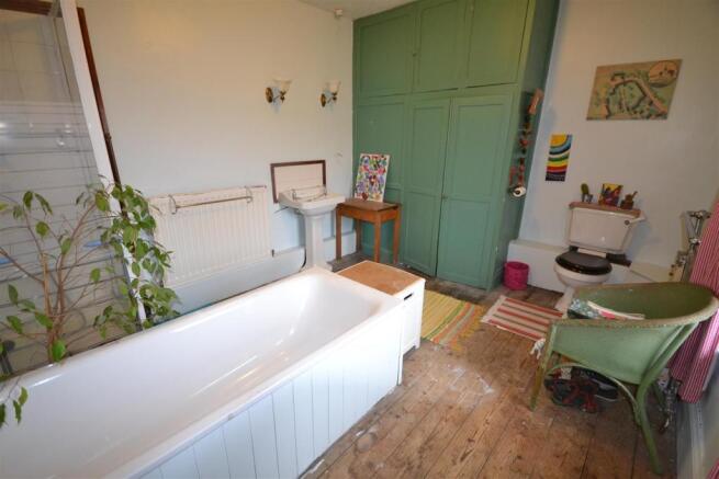 ANOTHER VIEW OF BATHROOM