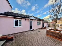 7, Robin Hood Mews, Albert Road, Luton LU1 3FY