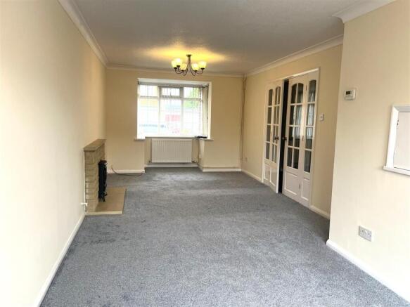 Sitting room 1.jpg