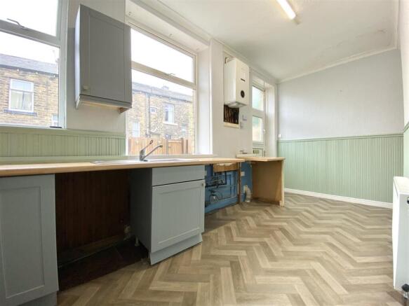 3 bed House for sale Image 6