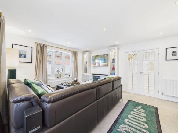 4 bed Detached for sale Image 7