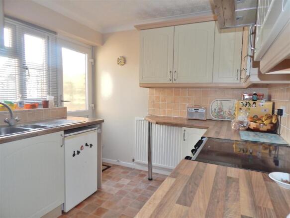 KITCHEN.JPG