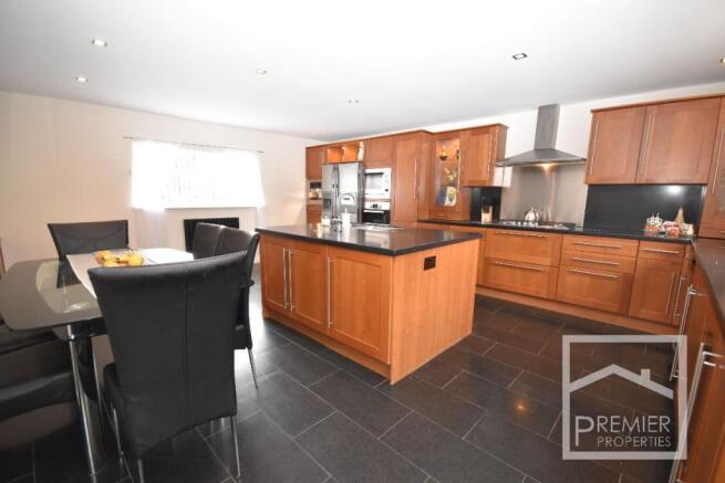 Kitchen/Breakfast Ro
