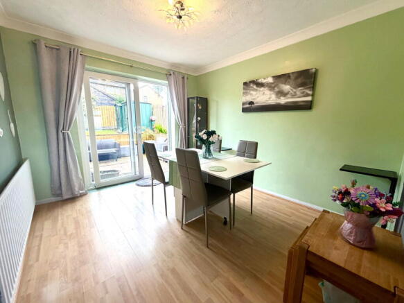 4 bed Detached for sale Image 7