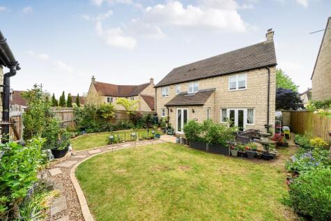 Bluebell Way, Carterton, Oxfordshire, OX18