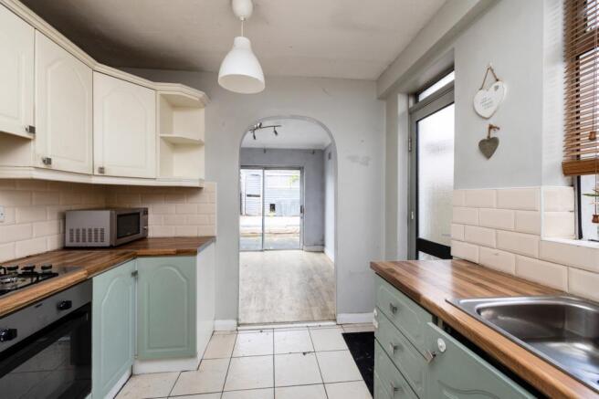Kitchen/ Dining Room