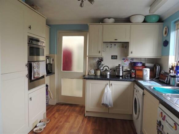 Kitchen: