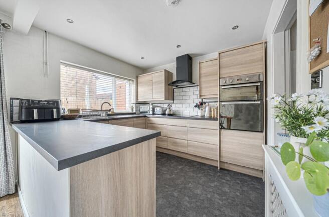 1359266-16-68d297e852d42