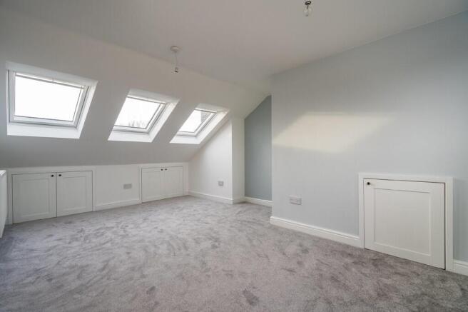 3 bed Terraced to rent Image 8