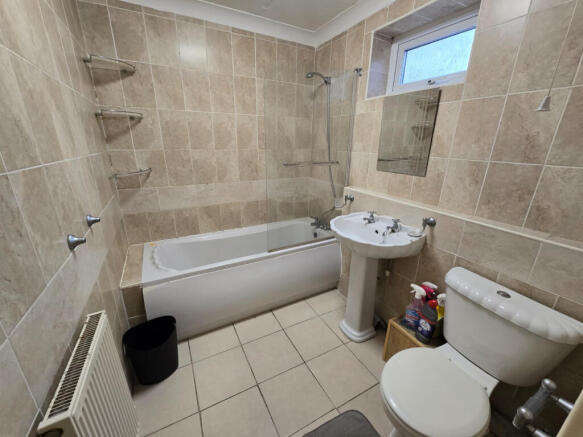 1 bed House Share to rent Image 6