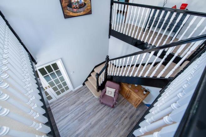 Gallery stairc...