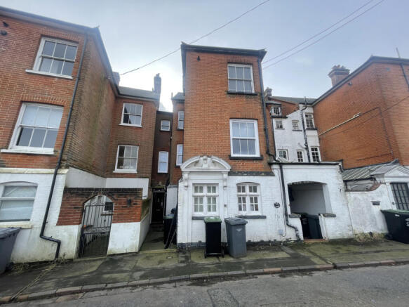 2 Bedroom First Floor Apartment- Felixstowe- Wain