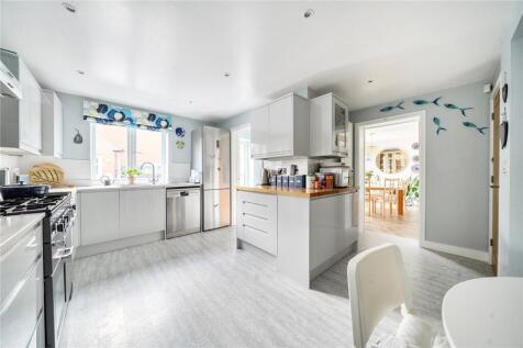 Whittingham Drive, Alexandra Park, SN4