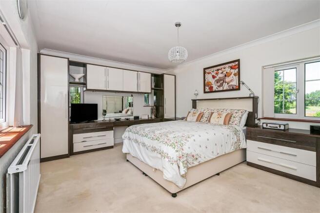 3 bed Detached for sale Image 10