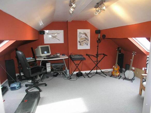 Photo 10