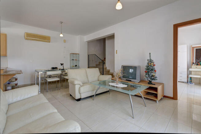 Lounge Dining Area