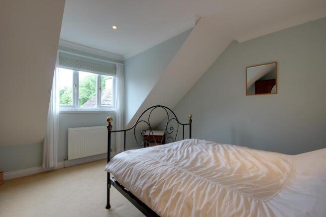 BEDROOM 2