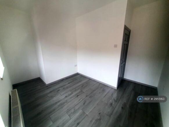 3 bed Terraced to rent Image 8