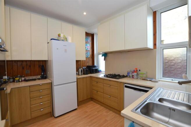 156 St Stephens Road kit 2.JPG