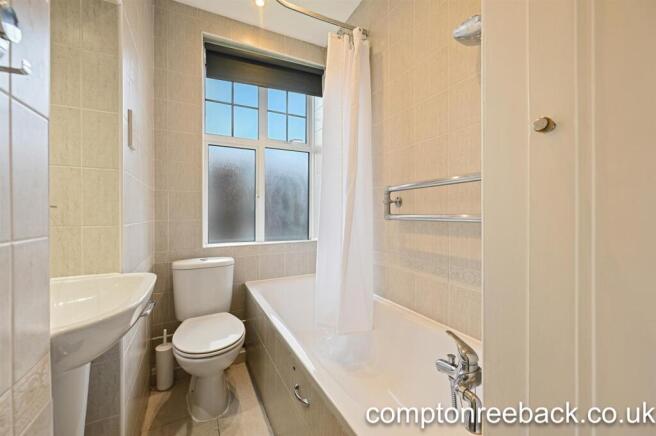 Holmefield Court - Bathroom3 (1).jpg