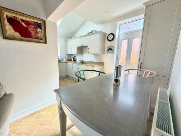 3 bed Semi-Detached for sale Image 10