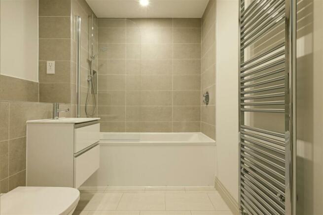 Apartment 8 - bathroom