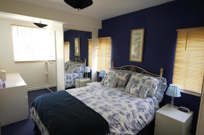 BEDROOM 1:-