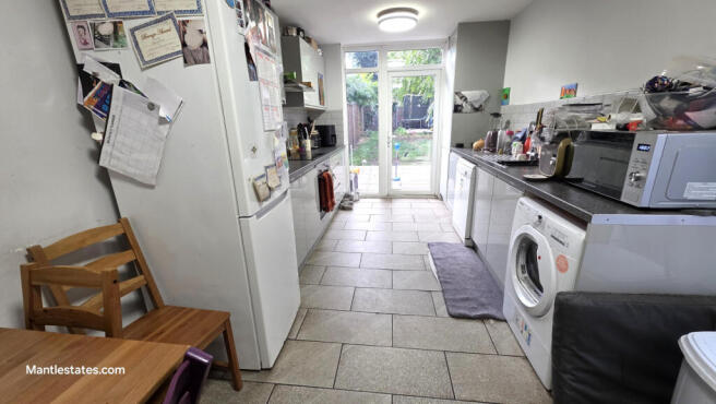 KITCHEN DINER
