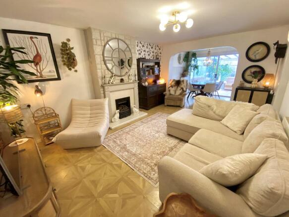 Lounge/Dining Room