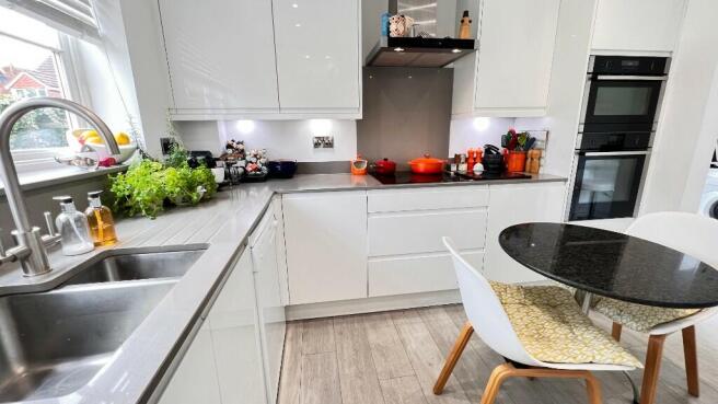 Kitchen/Breakfast