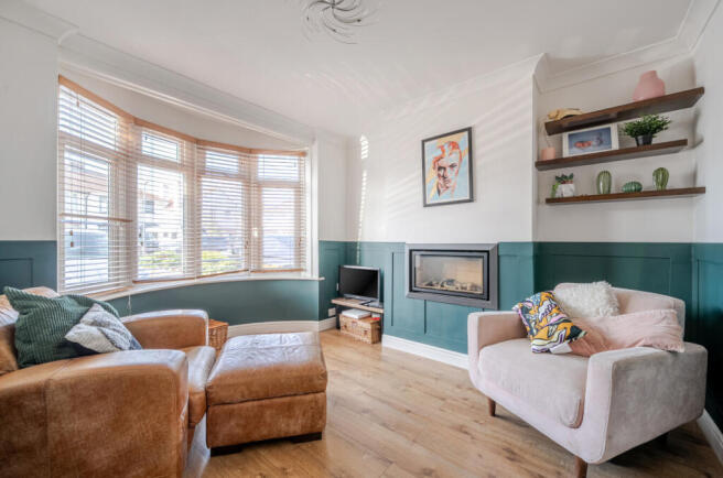 1328379-22-6899e0...