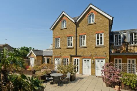 Feltham Avenue, East Molesey, Surrey, KT8
