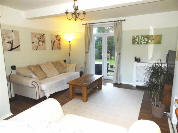 SPACIOUS LOUNGE
