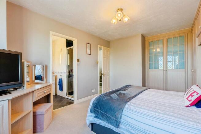 4 bed Detached for sale Image 12