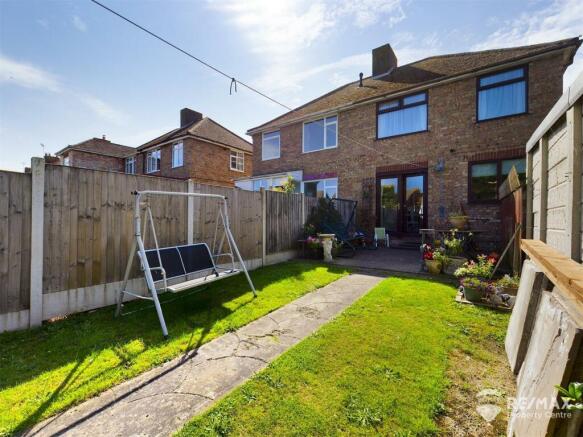 Rear Garden (2).jpg