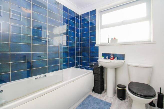 3 bed Town House for sale Image 7
