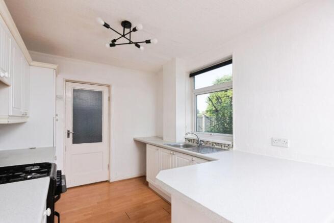 3 bed Semi-Detached for sale Image 5