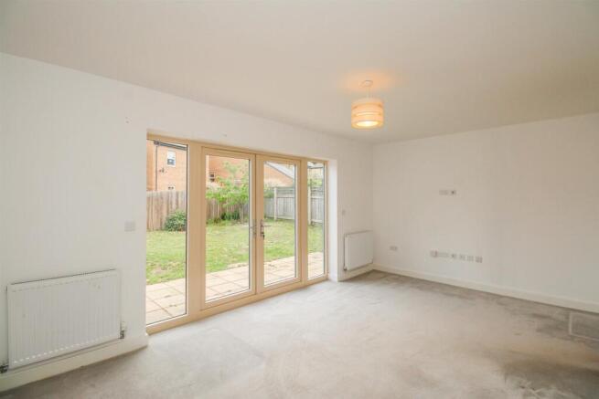 4 bed Detached for sale Image 5