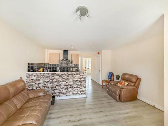 4 bed Block of Apartments for sale Image 10