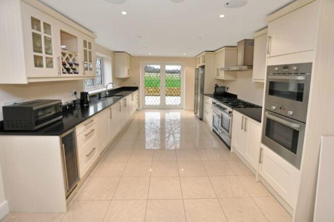KITCHEN/BREAKFAST/FA