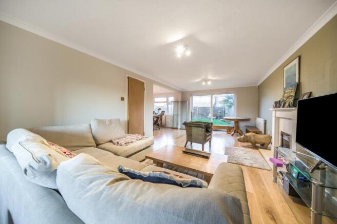 L-Shaped Reception Room