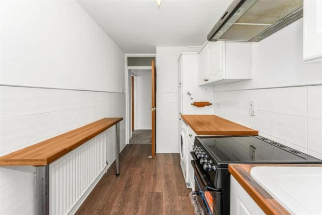Bourne Court, New Wanstead, Wanstead, E11 - Widok 3