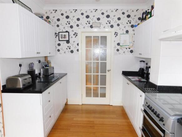 Kitchen 4