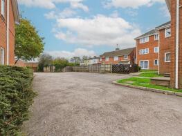 Flat 5, Sovereign Court, Willow Road, Aylesbury HP19 9NL