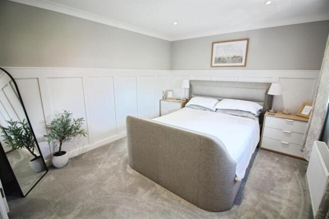 4 bed Semi-Detached for sale Image 11
