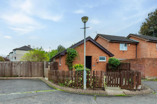37 Elderpark Grove G153ly-18