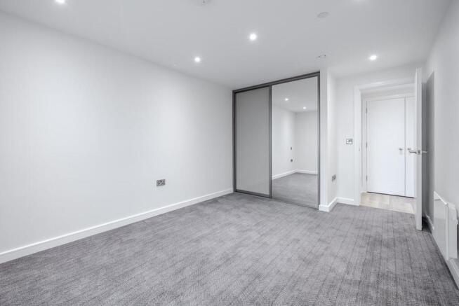 2 bed Flat to rent Image 11