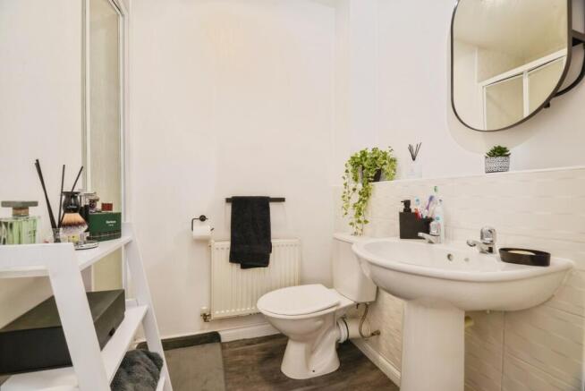 3 bed Terraced for sale Image 10