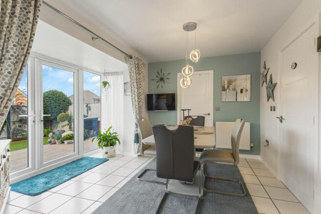 4 bed Detached for sale Image 6